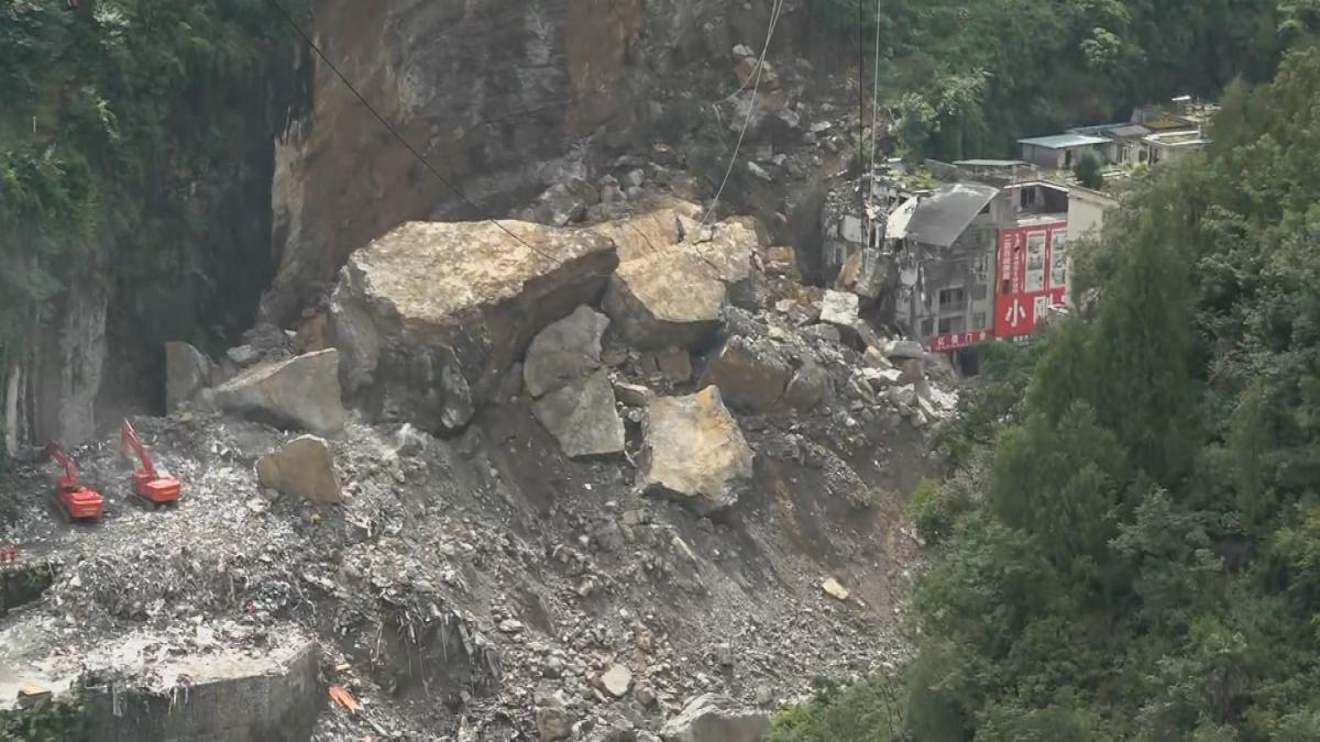 Picture_J.CN.LANDSLIDE-1400_002.jpg