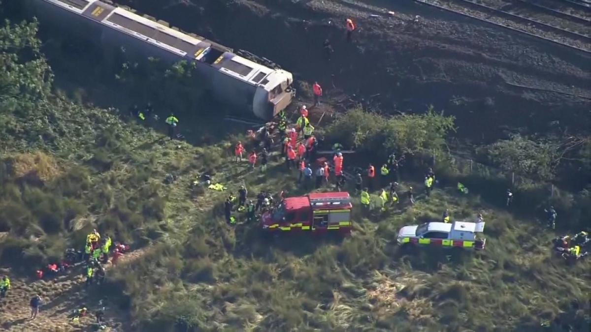 Picture_J.UK.DERAIL-0830.jpg