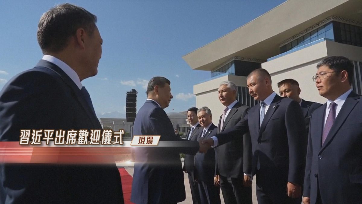 Picture_LIVE.XI.ZHAPAROV-HOLD.jpg