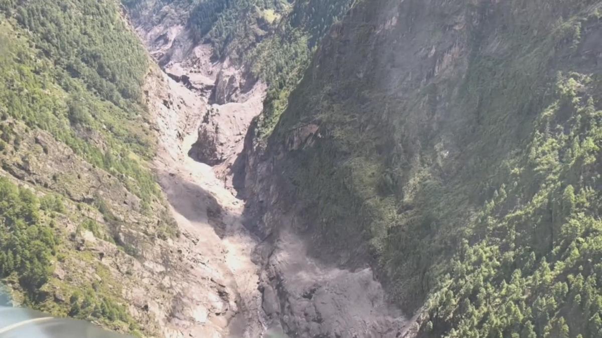 Picture_J.CN.MUDSLIDE-1300_003.jpg