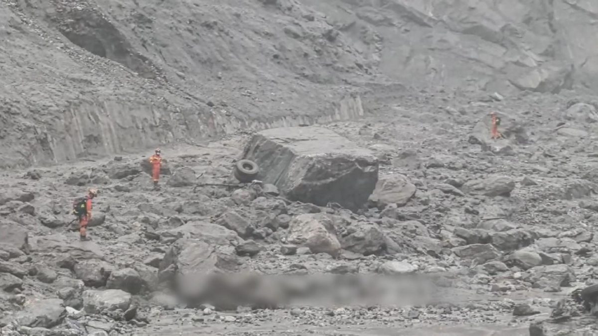Picture_J.CN.MUDSLIDE 2100 CLEAN..jpg