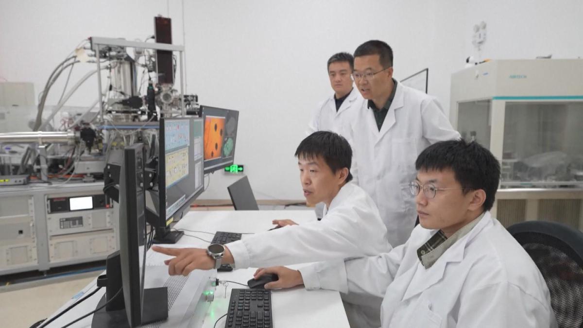 Picture_J.CN.LUNAR-1830_001.jpg
