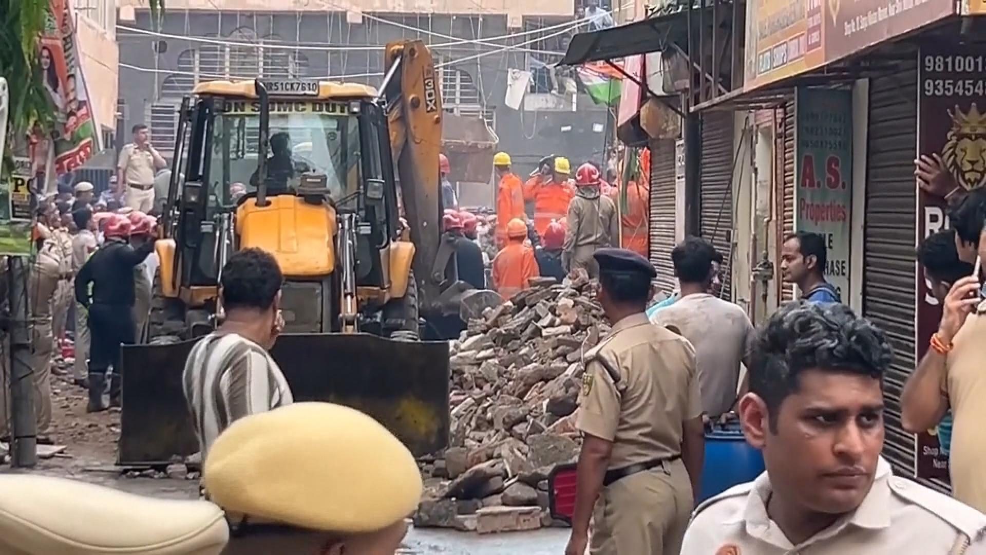 Picture_J.IND.COLLAPSE-0300_002.jpg