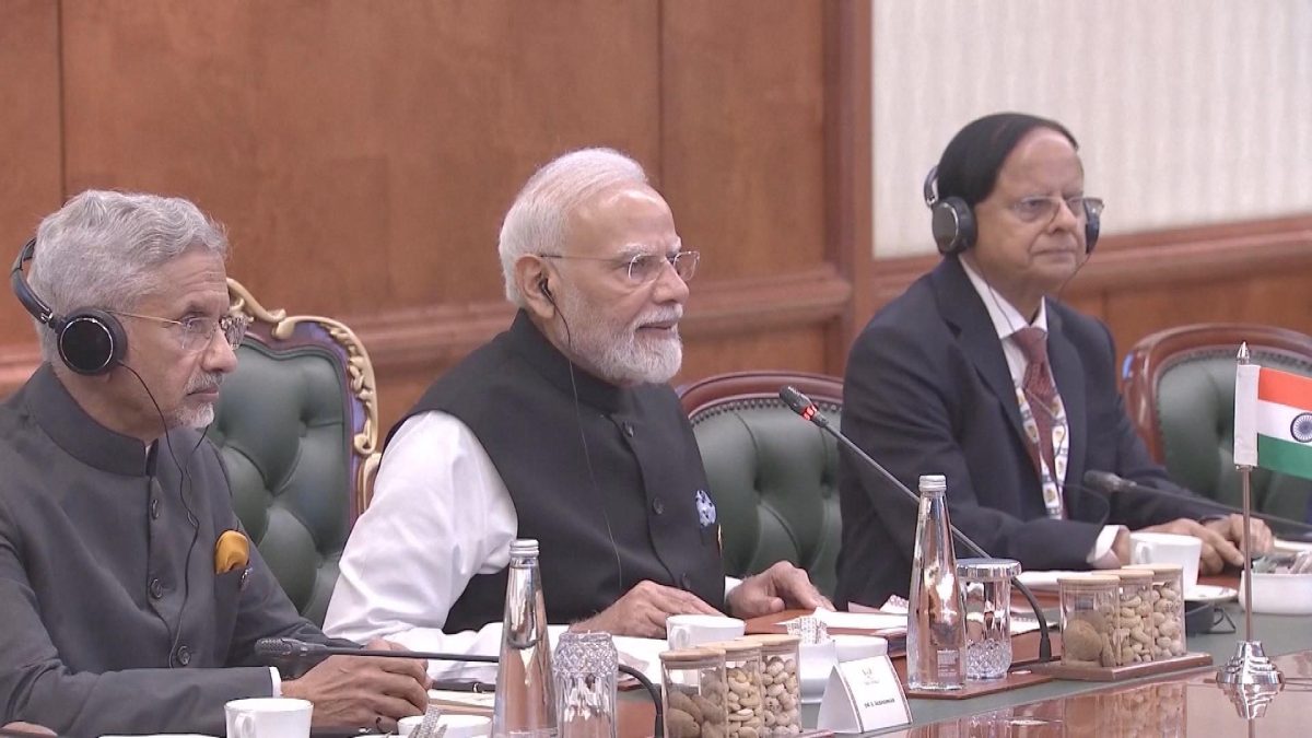 Picture_HEAD.XI.MODI-2400_002.jpg