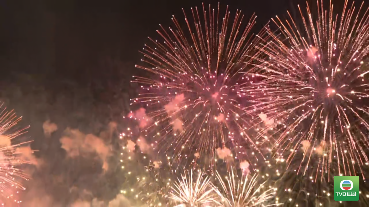 JAPAN.US.FIREWORKS.03