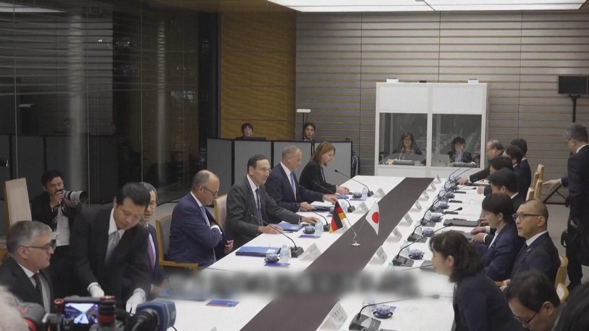 Picture_J.GER.POLITICS 0300_006.jpg