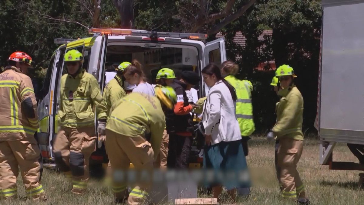 Picture_J.AUS.AMBULANCE 1700 ..jpg