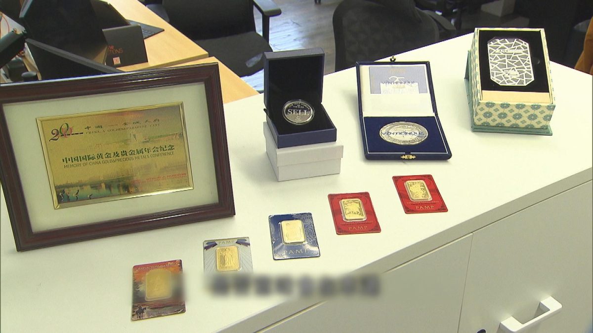 Picture_J.OWN.GOLD HOLD_004.jpg