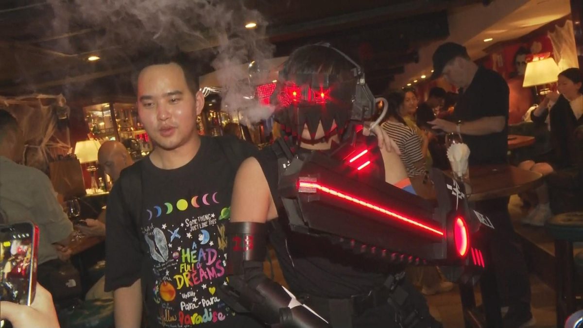 Picture_J.HALLOWEEN.LKF 2300._004.jpg