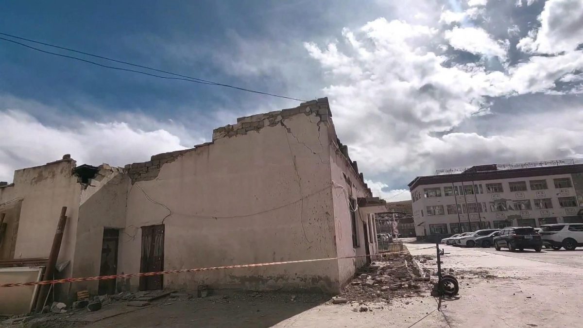 Picture_J.CN.QUAKE-2000_001.jpg
