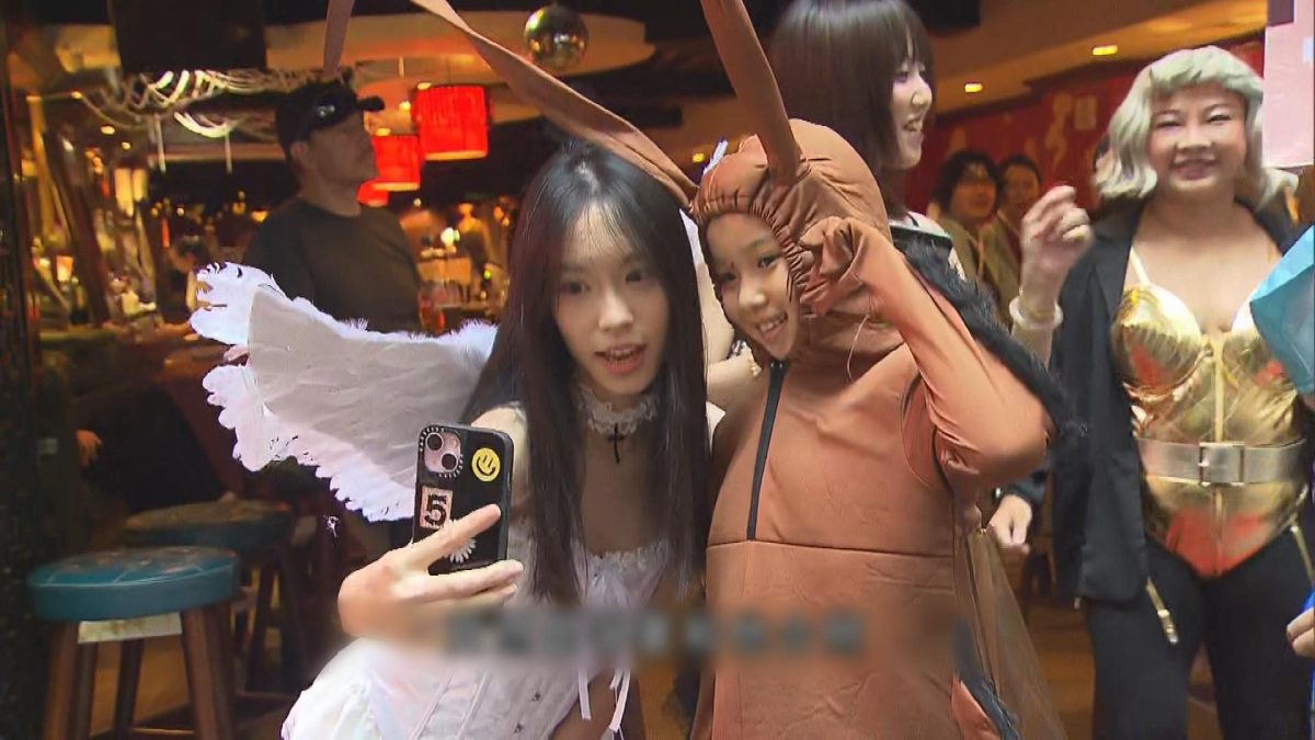 Picture_J.HALLOWEEN.LKF 1830._001.jpg