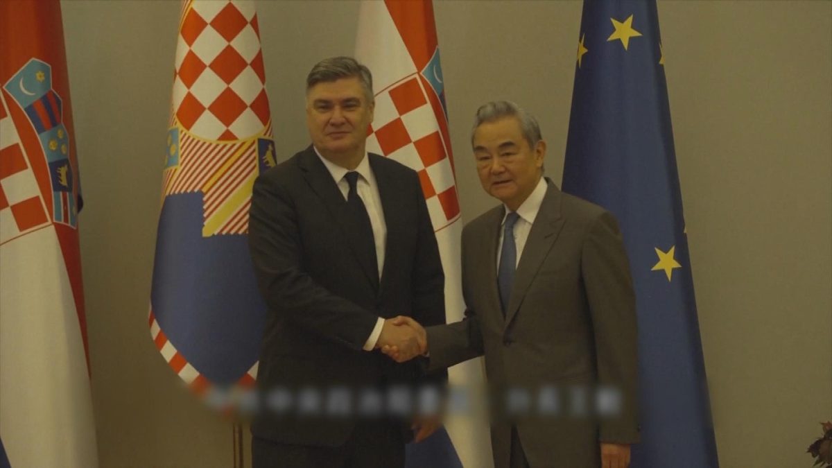 Picture_J.CN.EU 1300_002.jpg