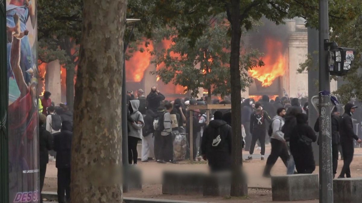 Picture_J.CNN.FRA.PROTEST 1830_003.jpg