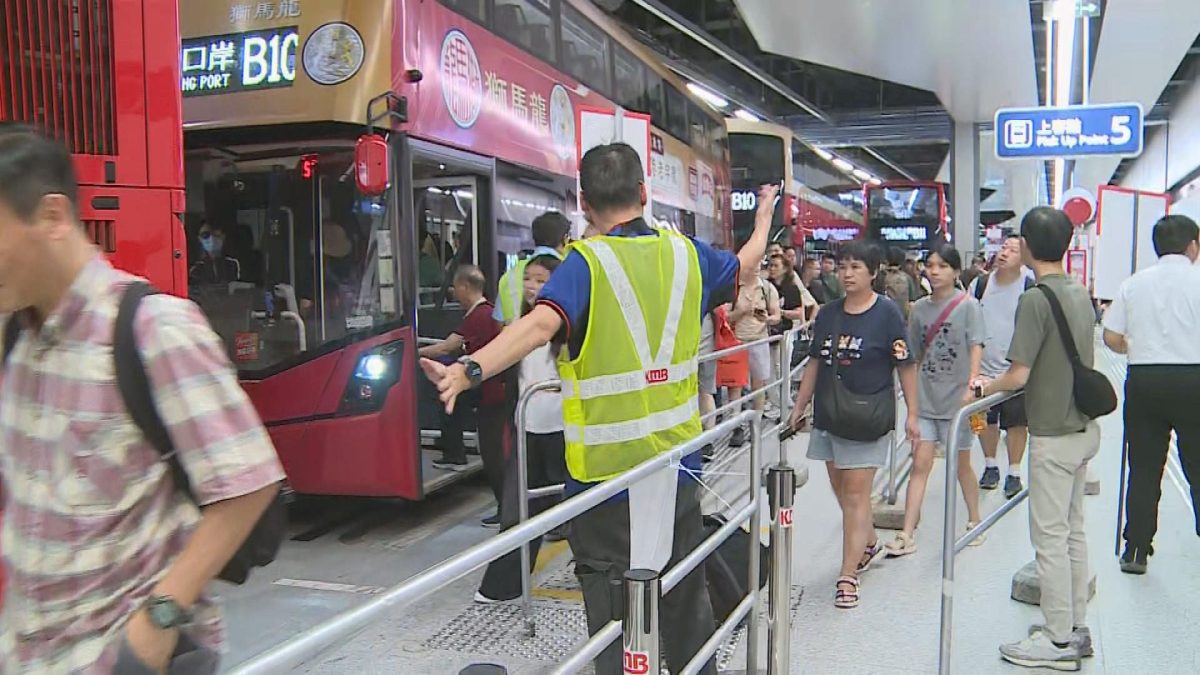 Picture_J.BORDER.BUS-1630.jpg